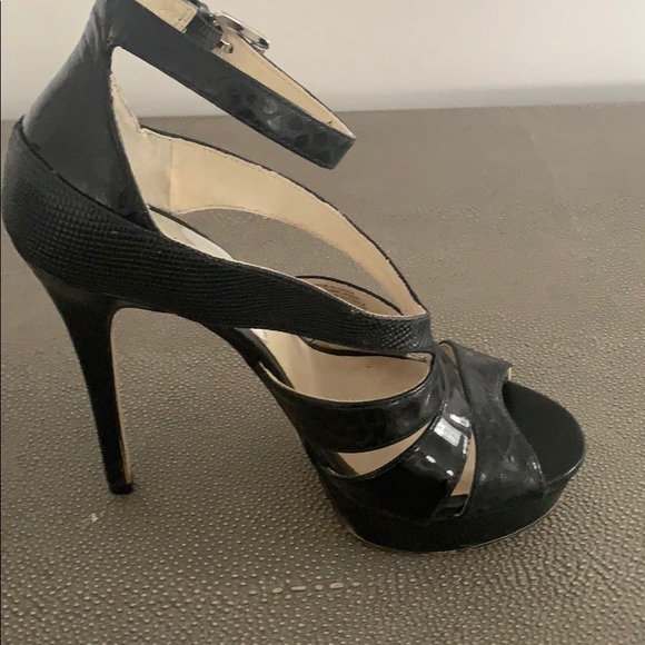Michael Michael kors, platform, ankle strap. Sz 5 - Picture 9 of 12